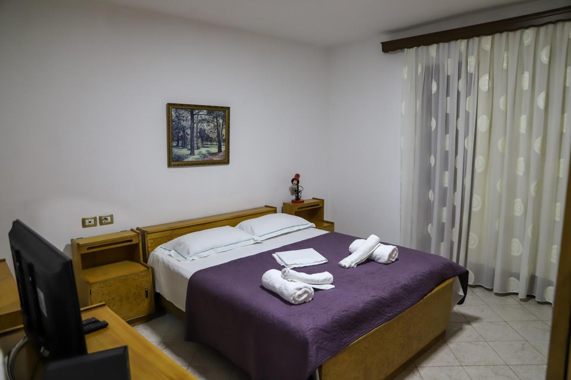 Lola's Apartament * Berat